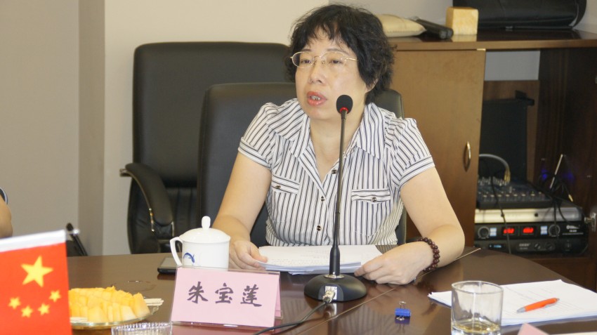 图为朱宝莲秘书长